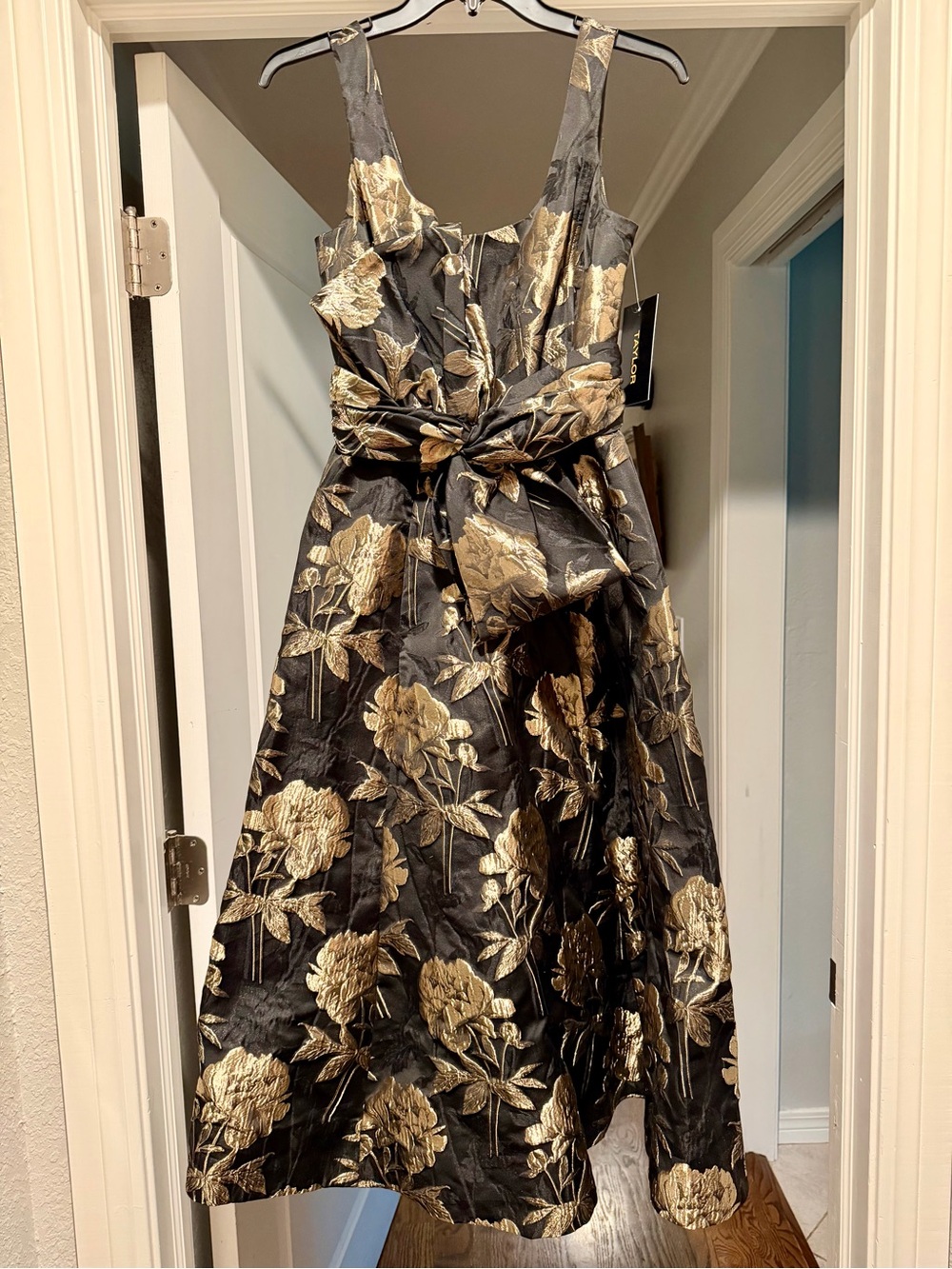 Taylor Dresses Black and Gold Floral Midi Dress with pockets!